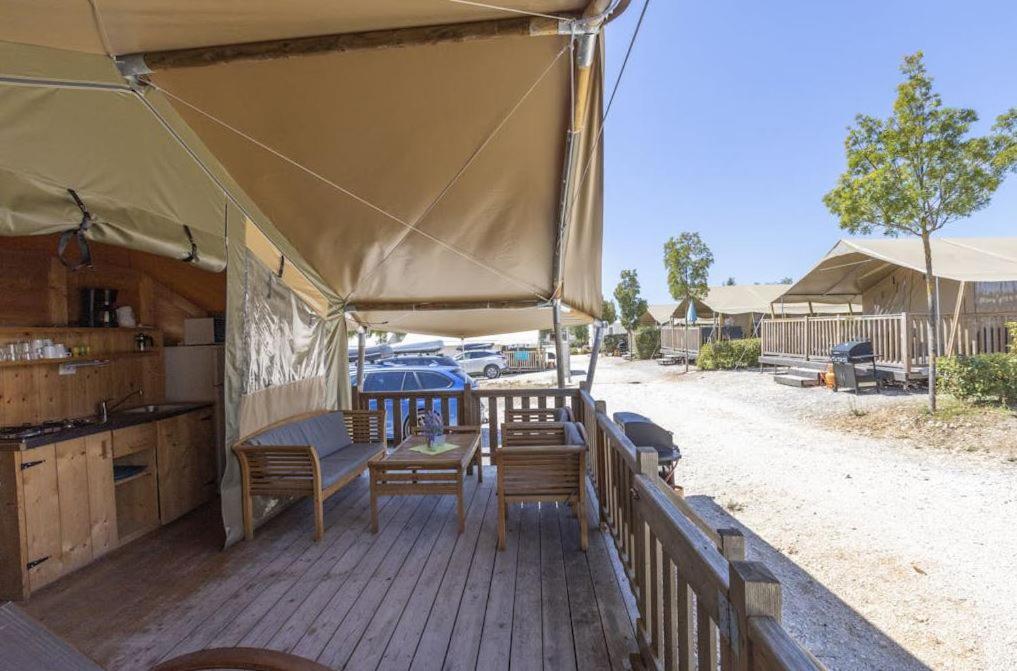 Easyatent Valkanela Vakantiepark 4*