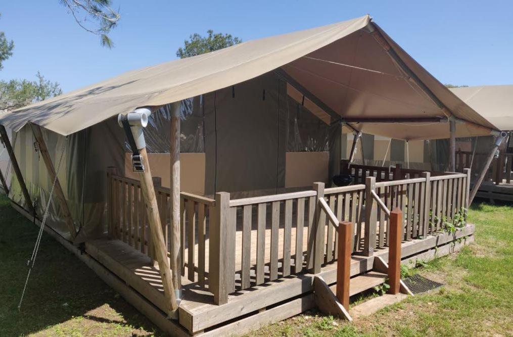 Easyatent Valkanela Vakantiepark 4*